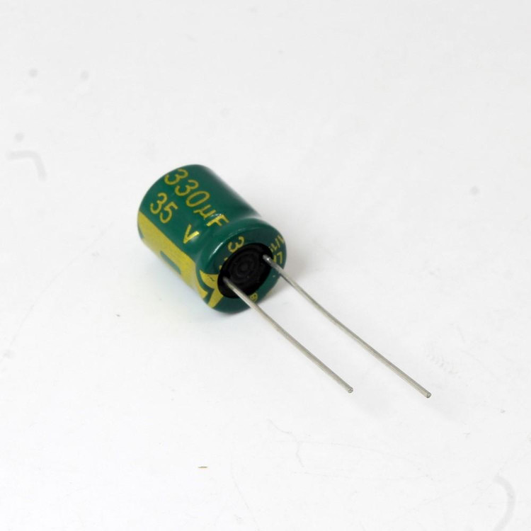 خازن الکترولیتی 330uF 35V سبز JWCO - قطر 10mm ارتفاع 13mm