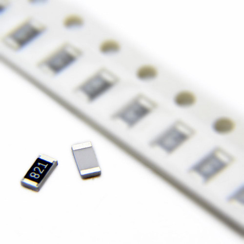 مقاومت 820 اهم 820ohm smd 1206