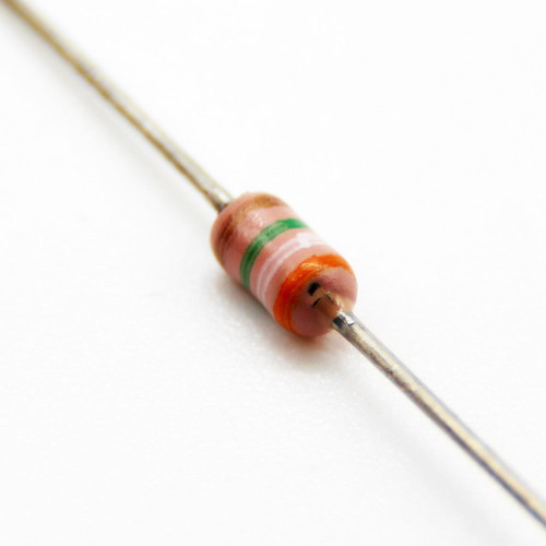3.9M 1/8W
