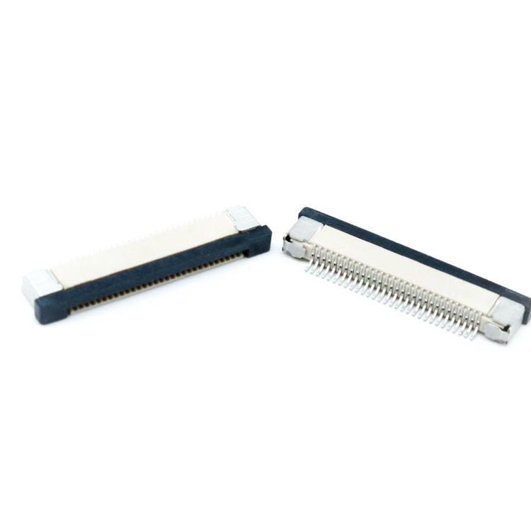 کانکتور FPC 30 پین 0.5mm Down Sliding برند Amphenol FCI با مکانیزم کشویی پایین، نمای نزدیک پینها و بدنه SMT برای اتصال کابل فلت FPC/FFC
